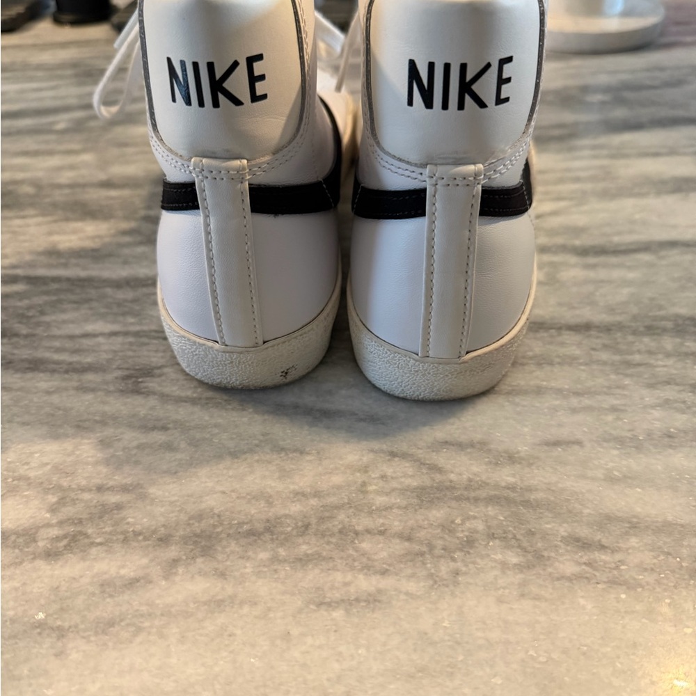 Nike Women's High-Top Sneakers in White and Black - Picture 4 of 6